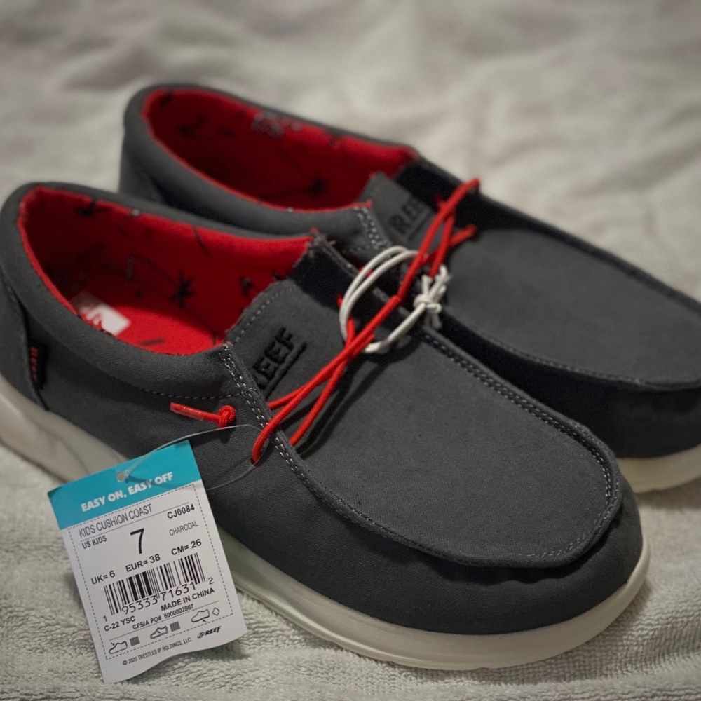 REEF Kids Cushion Coast SIZE 7 charcoal/red
